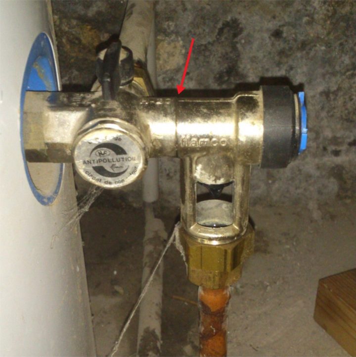 Changer Un Groupe De Sécurité De Cumulus | Brico-Plomberie à Robinet De Purge Chauffe Eau