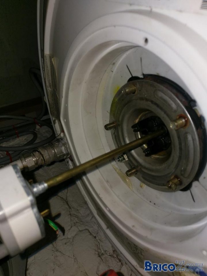 Chauffe Eau Électrique Fait Déclencher Le Differentiel intérieur Chauffe Eau Qui Fuit Par Le Haut