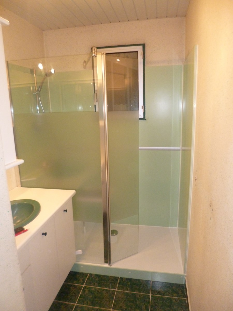 Choisir Une Douche Avec Un Receveur Extra Plat Est La serapportantà Bac A Douche Pas Cher