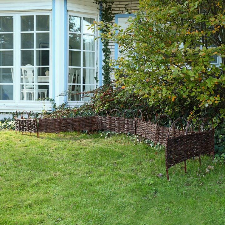 Clôture De Jardin Bordure De Jardin Clôture En Bois encequiconcerne Delimitation Jardin