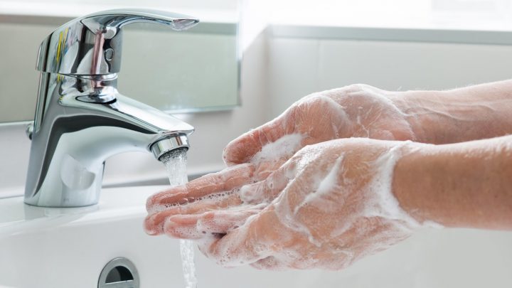 Comment Bien Vous Laver Les Mains Pour Tuer Le Coronavirus intérieur Necessaire Pour Se Doucher