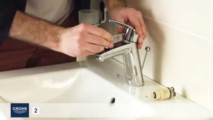 Comment Changer Facilement Une Cartouche D'un Mitigeur Lavabo ? avec Changer Tete De Robinet