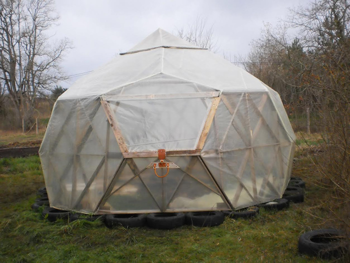 Comment Construire Une Serre Avec Des Planches encequiconcerne Fabriquer Une Serre De Jardin