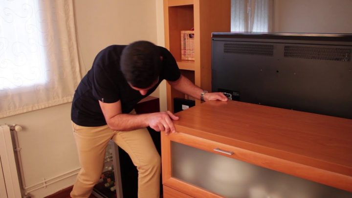 Comment Deplacer Un Meuble Lourd Sur Du Carrelage | Venus Et dedans Déplacer Meuble Lourd Comment Deplacer Un Meuble Lourd Sur Du Carrelage | Venus Et dedans Déplacer Meuble Lourd