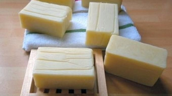 Comment Faire Du Savon De Castille Facilement. | Comment destiné Comment Faire Son Gel Douche