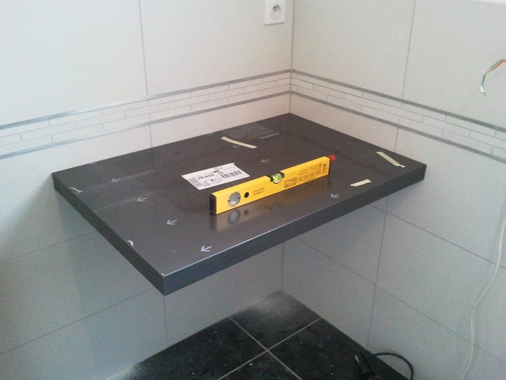 Comment Monter Un Plan De Travail Sans Meuble – Sol encequiconcerne Comment Fixer Un Plan De Travail Sans Meuble