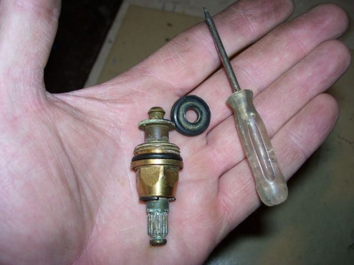 Comment Réparer Un Robinet concernant Changer Un Robinet Thermostatique De Radiateur Sans Vidanger