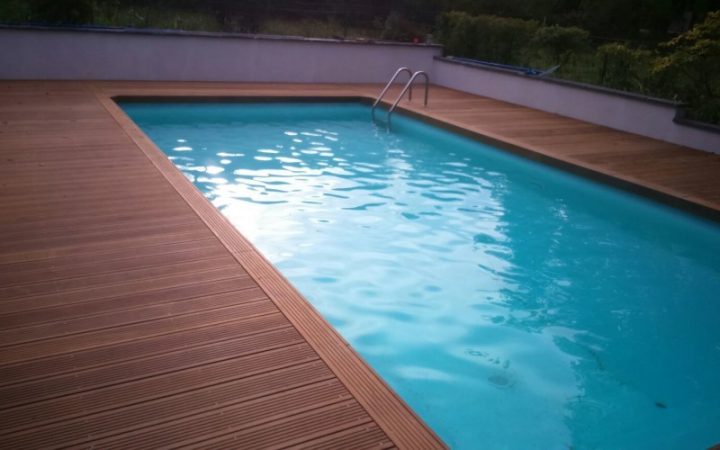 Concept Bois Pvc | Plage De Piscine Bois Résineux encequiconcerne Piscine Concept Bois