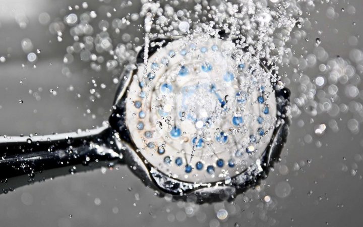Consommation D'eau : Comment Économiser L'eau De La Douche ? à Consommation D Eau Pour Une Douche