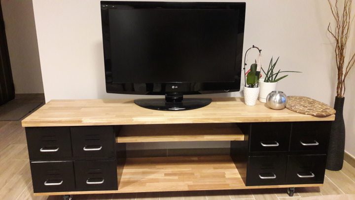 Construire Un Meuble Tv Industriel Diy – Vraiment Tout serapportantà Fabriquer Un Meuble Tv En Bois