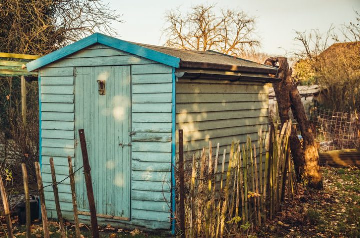 Construire Une Cabane De Jardin Pour Ranger Ses Outils De intérieur Construire Une Cabane De Jardin Construire Une Cabane De Jardin Pour Ranger Ses Outils De intérieur Construire Une Cabane De Jardin