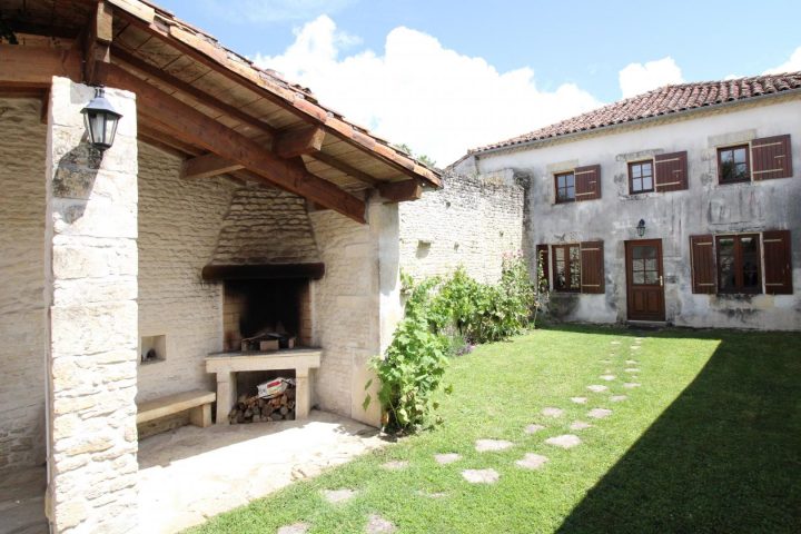 Cottage À St-Hilaire-De-Villefranche 6 Persons – Location destiné Chambre D Hote Saint Jean D Angely