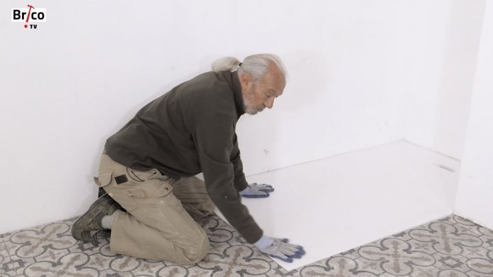 Créer Une Douche À L'italienne Avec Un Receveur Encastré -Tuto Bricolage  Avec Robert tout Evacuation Douche À L Italienne