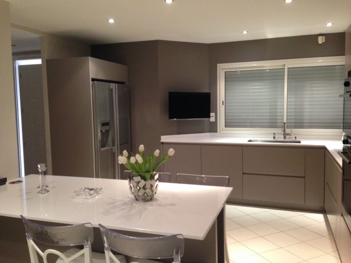 Cuisine Design Avec Ilot Table Et Frigo Americain pour Meuble Americain Cuisine Design Avec Ilot Table Et Frigo Americain pour Meuble Americain