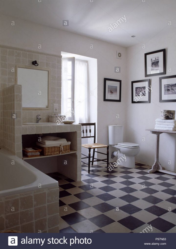 Damier Noir +Blanc Marbre En Blanc Salle De Bains Provençale dedans Salle De Bain Provençale