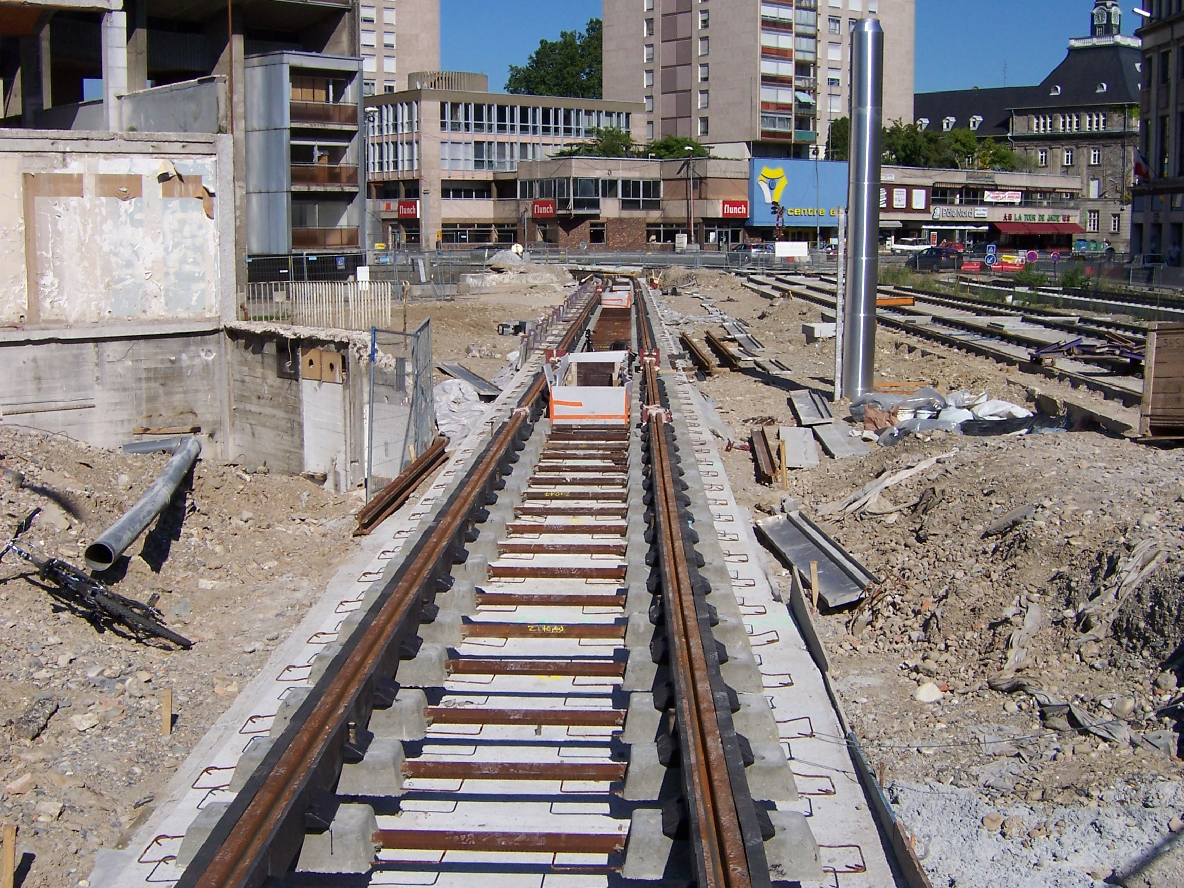 Datei:chantier Tram Mulhouse Portejeune 14.07.2005 à Chambre Des Métiers Mulhouse