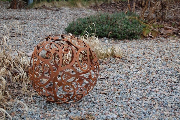 Déco Métal Jardin Comment L’acier Corten S’inscrit Dans L dedans Boule Décorative Jardin