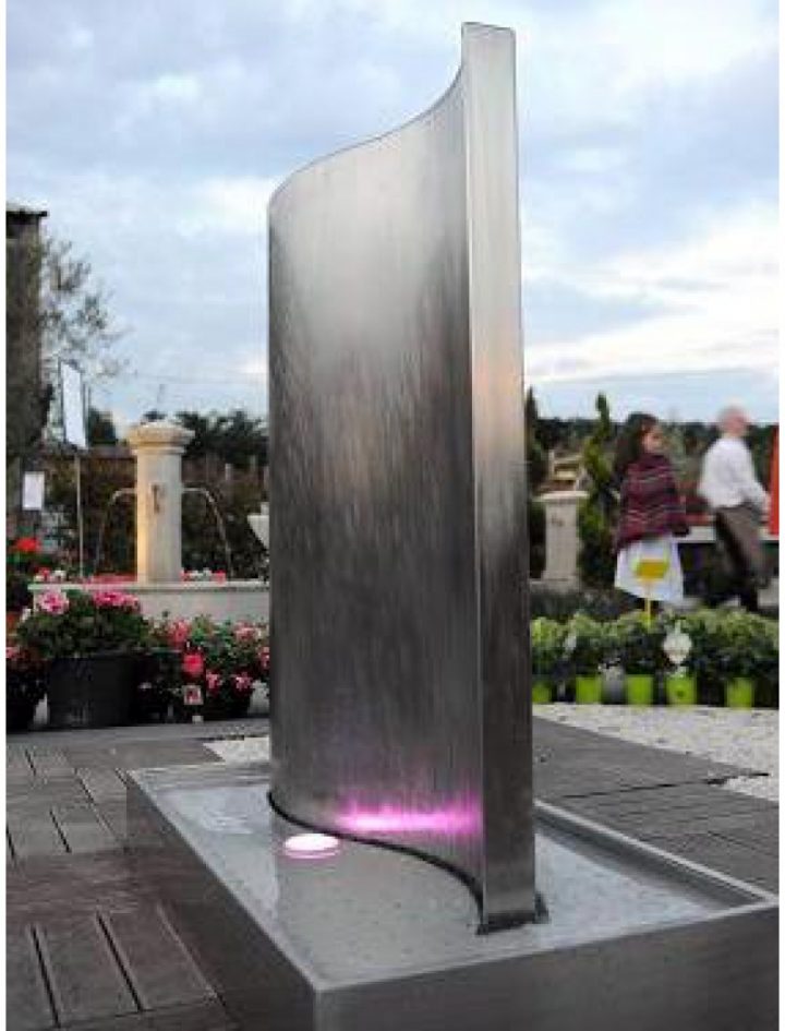 Décoration Extérieure Et Fontaine De Jardin : Mur D'Eau D à Fontaine A Eau De Jardin