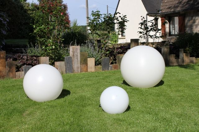 Decoration Paysagere Traverses Paysagères En Bois dedans Boule De Jardin Lumineuse