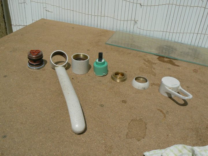 Démontage Complet D'un Mitigeur intérieur Fuite Base Robinet Mitigeur Cuisine Démontage Complet D'un Mitigeur intérieur Fuite Base Robinet Mitigeur Cuisine