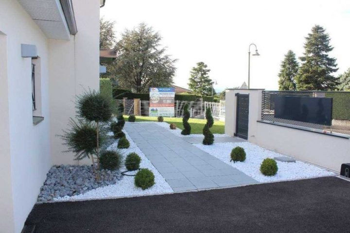 Design De Maison: Amnagement Extrieur Devant Maison encequiconcerne Amenagement Devant Maison Moderne