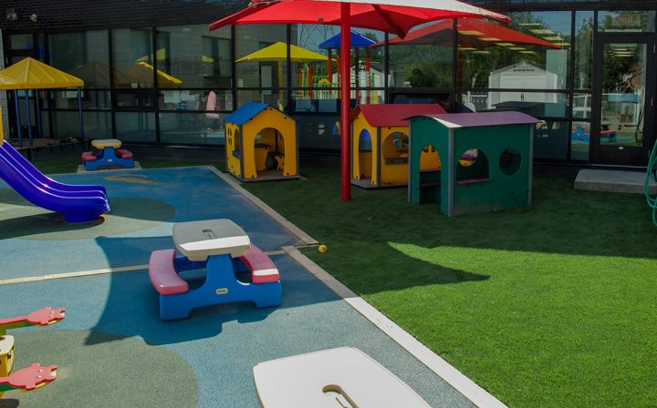 Distributeur De Produits De Caoutchouc Coulé. Rubberflex serapportantà Dalle Caoutchouc Piscine