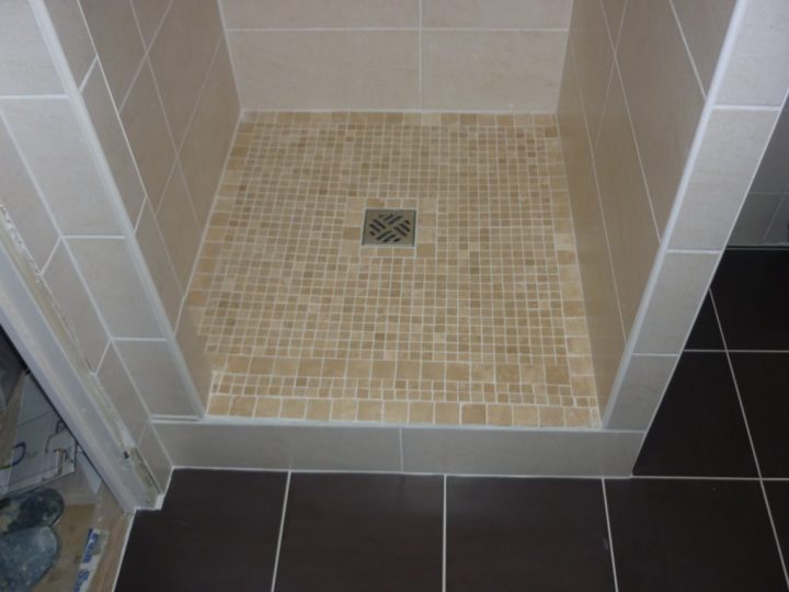 Douche À L'italienne Sur Plancher Bois – Travaux Maison serapportantà Douche Surélevée Douche À L'italienne Sur Plancher Bois – Travaux Maison serapportantà Douche Surélevée