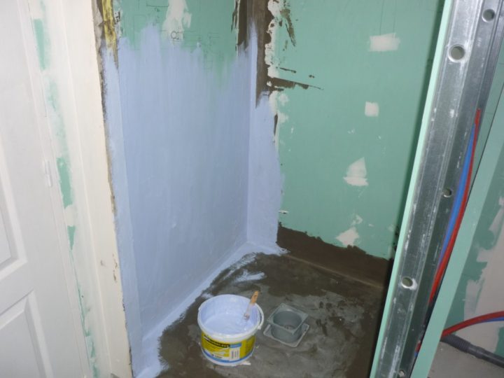 Douche Italienne, Pose Des Bandes D'étanchéité Lux Éléments dedans Joint D Étanchéité Salle De Bain