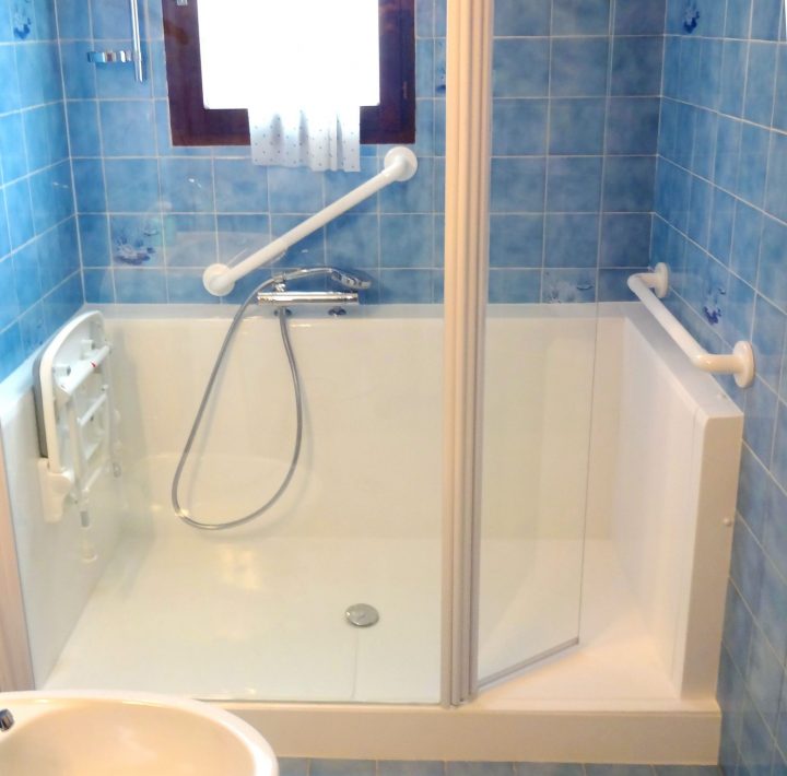 Douche Pour Personne Âgée, Installation Et Aménagement dedans Salle De Bain Personnes Agées