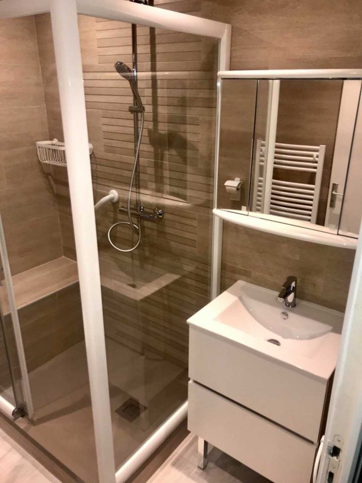 Douches Pour Seniors & Personnes Âgées À Bordeaux – Sagecli dedans Douche Personne Agée