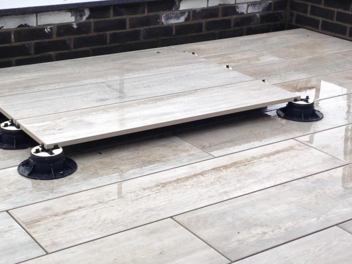 Eau Stagnante Sur Terrasse Avec Plots. tout Dalle Terrasse Sur Plot Eau Stagnante Sur Terrasse Avec Plots. tout Dalle Terrasse Sur Plot