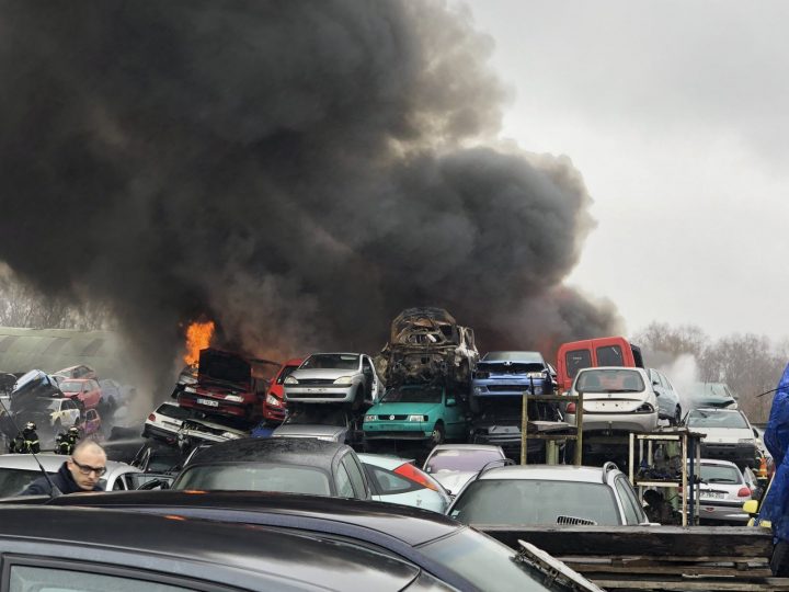 Edition Forbach | Video. Feu À La Casse Central Autos À avec Casse Auto Robinet