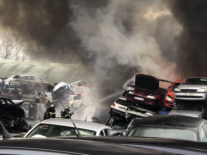 Edition Forbach | Video. Feu À La Casse Central Autos À intérieur Casse Auto Robinet