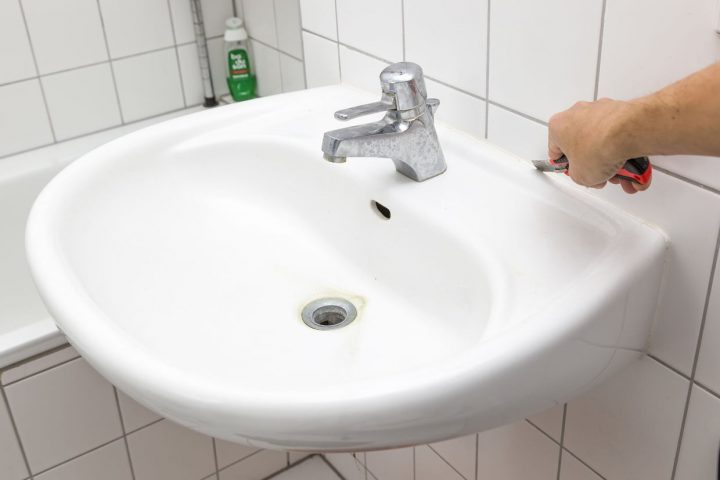 Enlever Un Joint En Silicone : Les Solutions Efficaces tout Changer Joint Salle De Bain