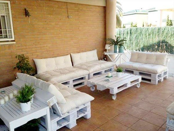 Envie De Fabriquer Un Salon De Jardin En Palette ? Pas Mal pour Fabriquer Une Table De Jardin En Bois Envie De Fabriquer Un Salon De Jardin En Palette ? Pas Mal pour Fabriquer Une Table De Jardin En Bois