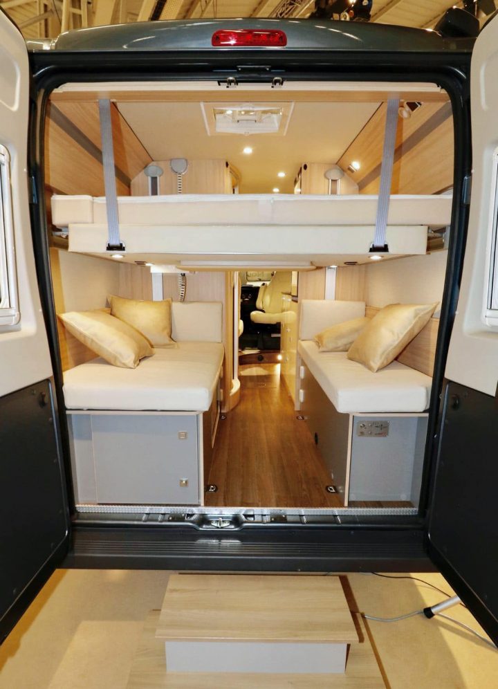 Etonnant: Bürstner City Car C601, Van À Lit De Pavillon avec Lit Qui Monte Et Qui Descend