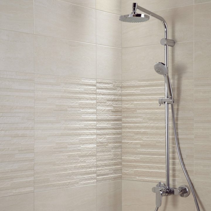 Faïence Mur Beige, Trevise L.20 X L.50 Cm Chez Leroy Merlin avec Carrelage Antidérapant Salle De Bain Leroy Merlin