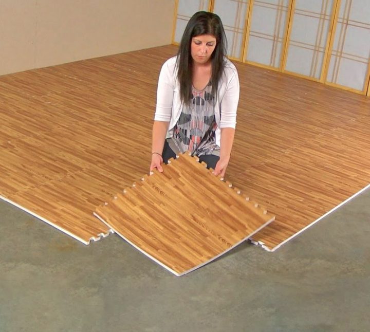 Faux Hardwood Floor Interlocking Foam Tiles (25-Pack) avec Faux Parquet