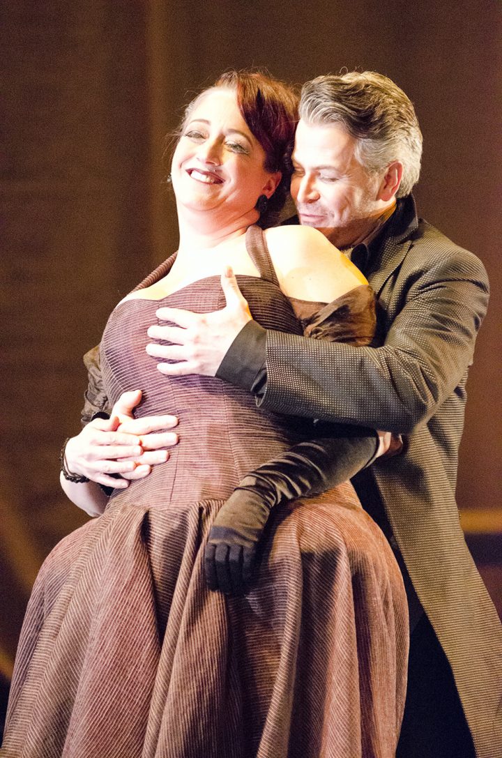 Félix Bernier Guimond | D-Max Samson concernant Noemie O'Farrell Félix Bernier Guimond | D-Max Samson concernant Noemie O'Farrell