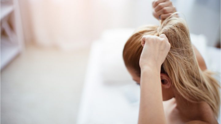Femme Actuelle – Cheveux : Découvrez Pourquoi Il Ne Faut Jamais Les  Attacher Sous La Douche encequiconcerne Demangeaison Apres La Douche