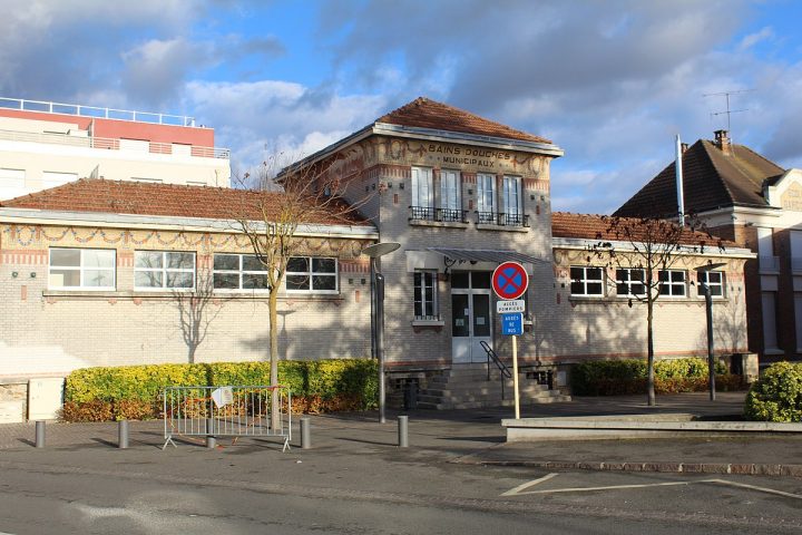 File:bains Douches Municipaux Persan 2 – Wikimedia Commons avec Bains Douches Municipaux