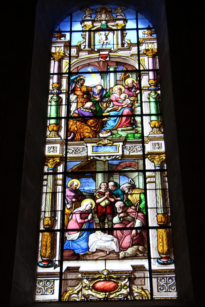 File:eglise Saint-Louis De La Roche-Sur-Yon, Vitraux encequiconcerne Poltron Et Sofa La Roche Sur Yon