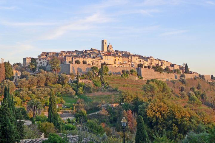 File:vue Du Village De Saint-Paul-De-Vence Depuis La Route encequiconcerne Chambre D Hote Saint Paul De Vence