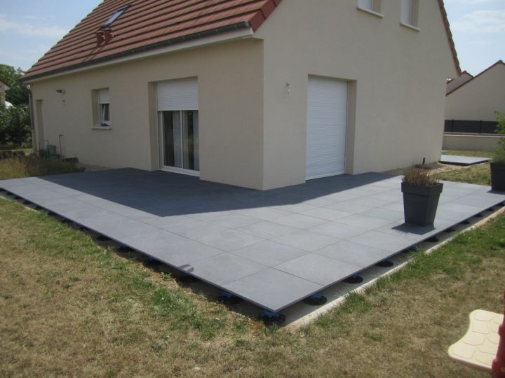 Finition Terrasse Dalle Beton Sur Plot – Veranda-Styledevie.fr concernant Dalle Stabilisatrice Plot Terrasse