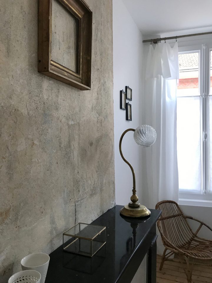 French Lessons: A Designer And An Antiquary'S Remodeled avec Les Penates Reims