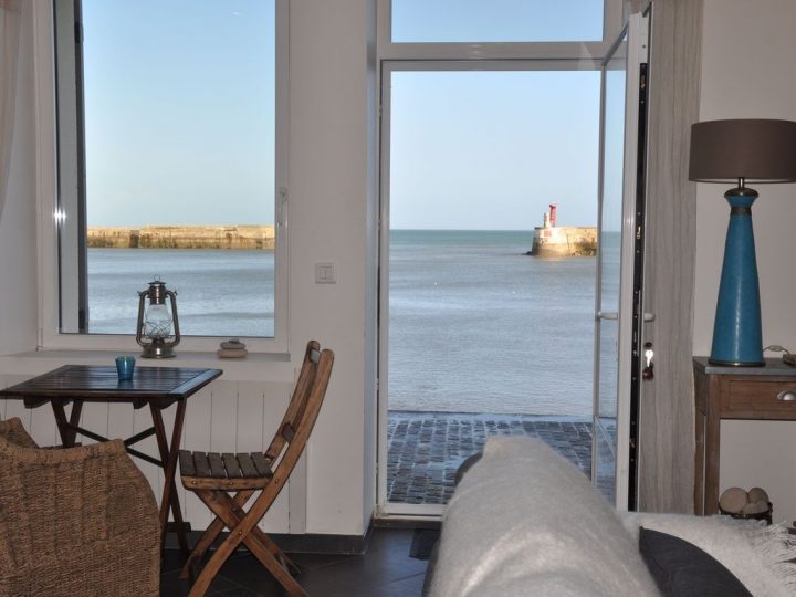 Front De Mer, Vue D'exception, Charme, Cheminée Et Confort Haut De Gamme,  100M2 – Port-En-Bessin-Huppain à Chambre D Hote En Normandie Bord De Mer