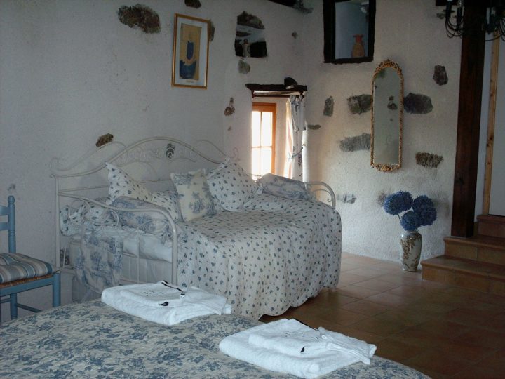 Gästezimmer Le Petit Figuier, Zimmern Altillac, Corrèze à Chambres D Hotes Beaulieu Sur Dordogne