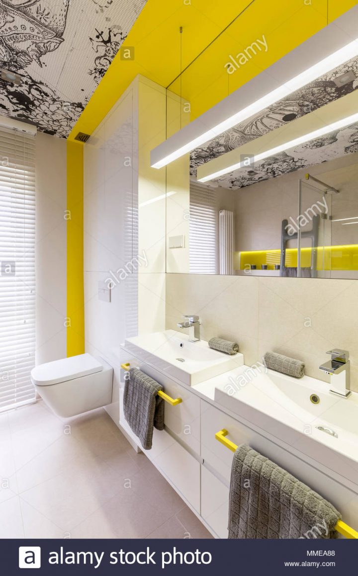 Gelbes Badezimmer Stockfotos Und -Bilder Kaufen – Alamy concernant Néon Salle De Bain