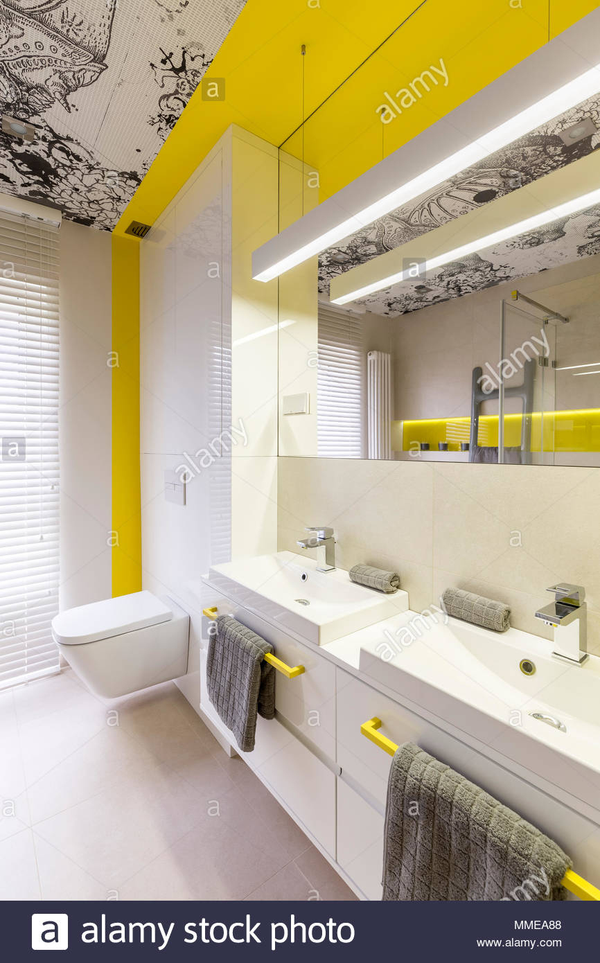 Gelbes Badezimmer Stockfotos Und -Bilder Kaufen - Alamy concernant Néon Salle De Bain