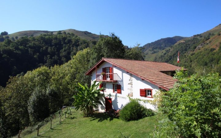 Gîte À Saint-Etienne-De-Baigorry, Pyrénées-Atlantiques concernant Chambres D Hotes Saint Etienne De Baigorry